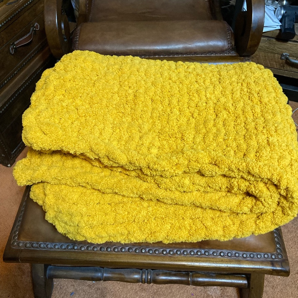 Chunky Textured Yellow Blanket